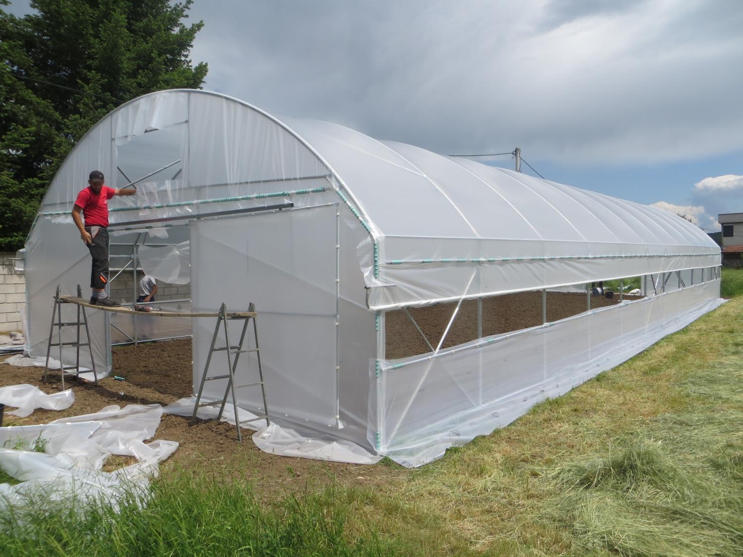 20 farmers with greenhouses for growing vegetables are supported!