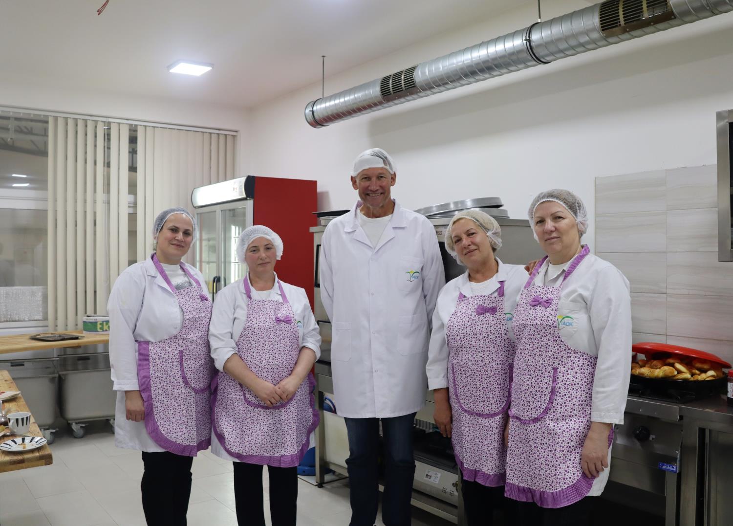 Trainings on the preparation of doughs and pastries by the SES German expert Gerd Mettler in Mitrovica and Shtime 