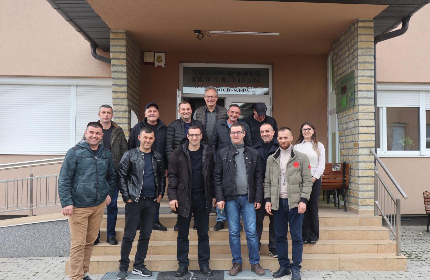 Training with dairy farmers in Kosovo by German expert Alfred Petri