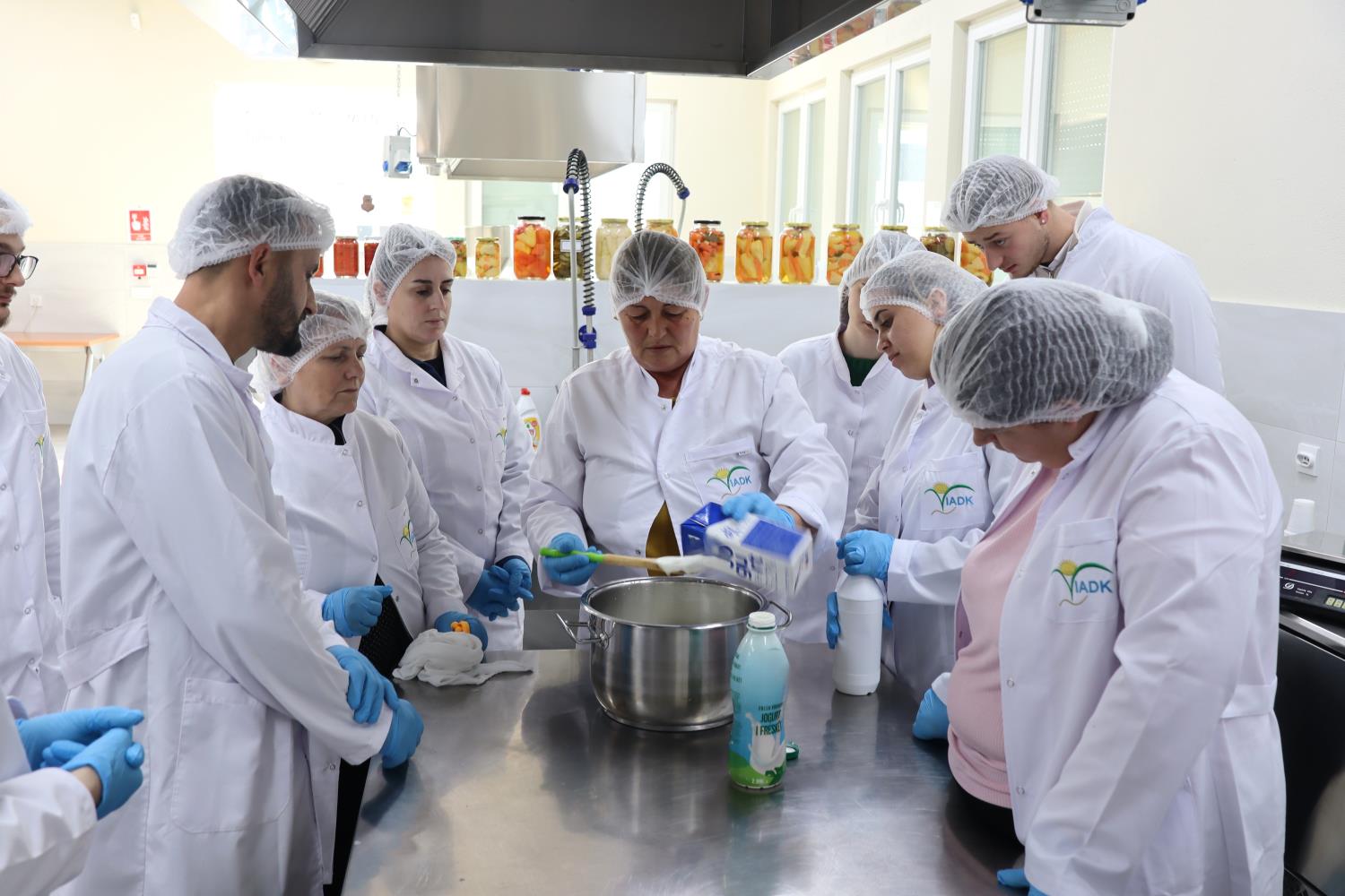 Theoretical and practical training in the milk processing sector